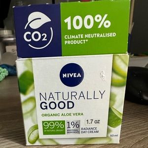 Nivea naturally good organic aloe vera radiance day cream
